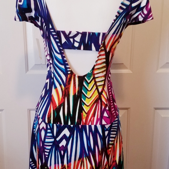 Juniors Dress- Sz S-Colorful Design-New - Picture 3 of 3